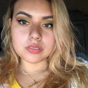 Meet your Posher, Pamela